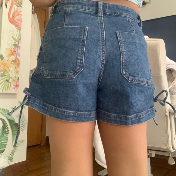 H&M Blue Jean Shorts High-Waisted Denim - Picture 4 of 8